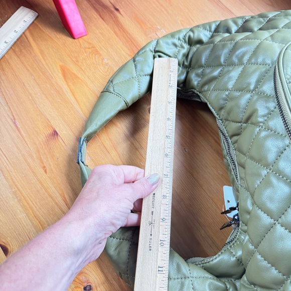 Khaki quilted puffer hobo bag nwt - Picture 7 of 14